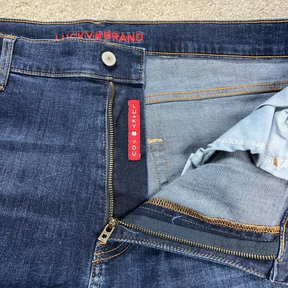 Lucky Brand 410 Athletic Straight Jeans NWT - Picture 5 of 7